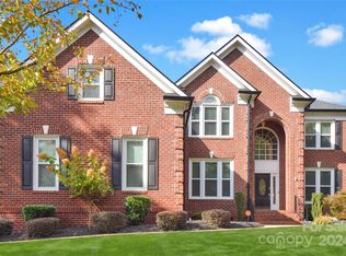5722 Legacy Cir, Charlotte, NC 28277