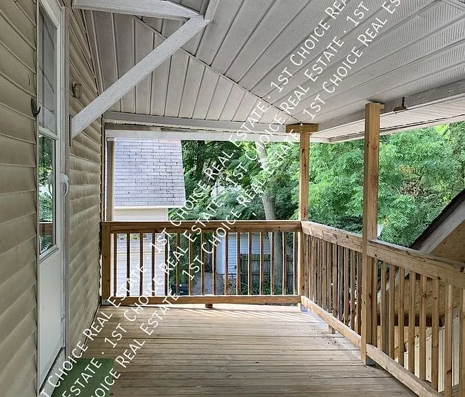 1021-2 N Walnut St — Photo 12