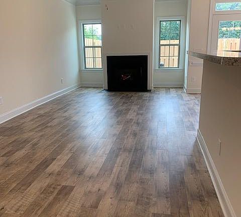 Living space with gas fireplace