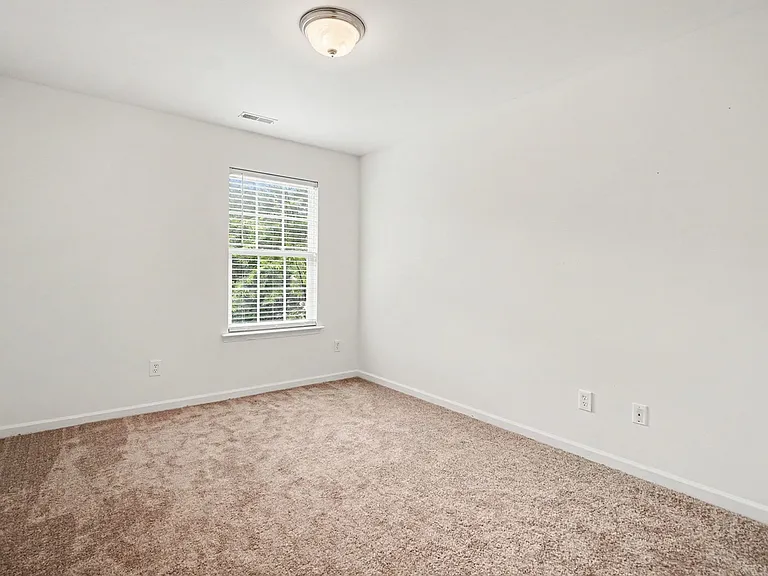 7514 Abigail Glen Dr — Photo 12