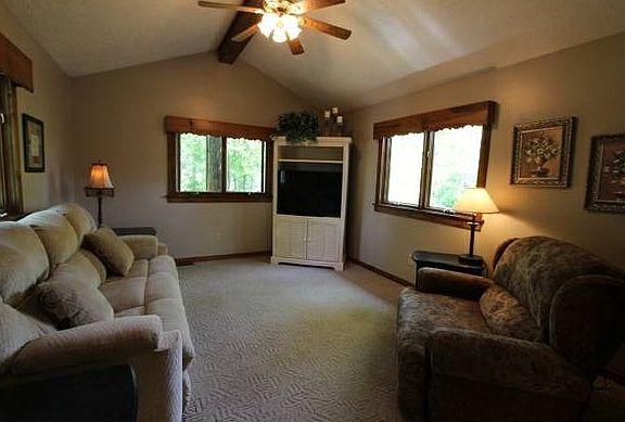 5th image of 843 Woodside Dr