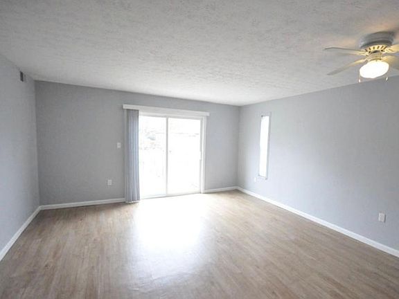 2nd image of 980 Quay Ave