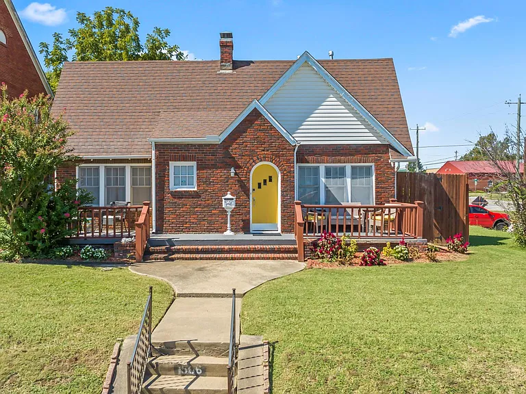 1506 S Florence Pl — Photo 33