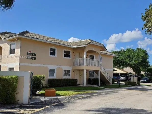 12143 Royal Palm Blvd #8E, Pompano Beach, FL 33065