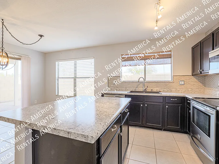 1324 S Mosley Ct — Photo 13