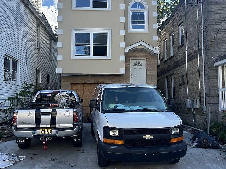 1st image of 47 Breakenridge Ter