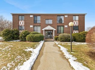 127 King St APT 101, Franklin, MA 02038