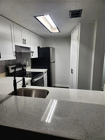 2 bed, 1.5 bath, 1100 sqft, $1,500 — Photo 4