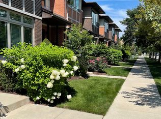 40 Meacham Ave, Park Ridge, IL 60068