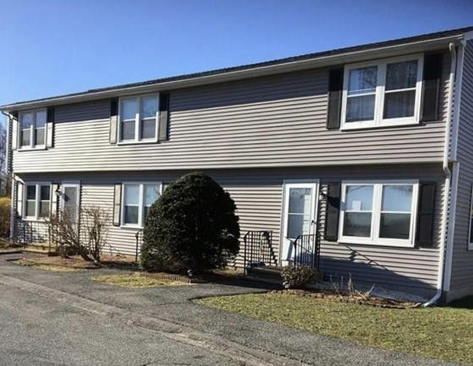 2nd image of 270 Sunderland Rd APT 89