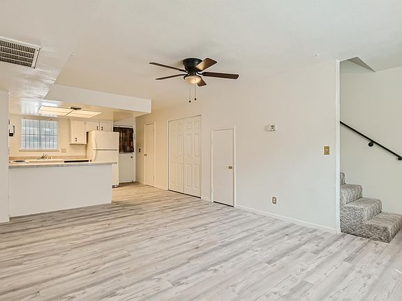 5th image of 5957 Vegas Dr #1