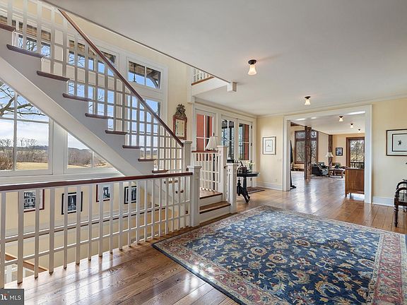 4th image of 9425 Blackpond Ln