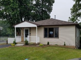 945 Woodmere Dr, Keyport, NJ
