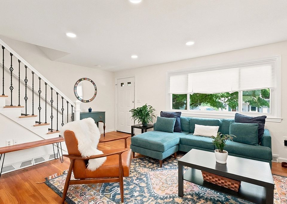 1st image of 633 E Merrimack St #633
