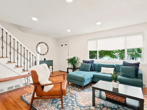 633 E Merrimack St #633, Lowell, MA 01852