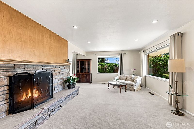 3rd image of 4910 19th Avenue S