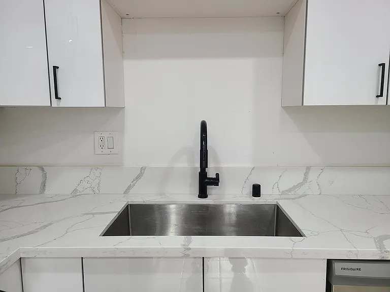 1817 E Grand Ave #16 — Photo 7