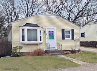 94 Clifford St, Pawtucket, RI 02860