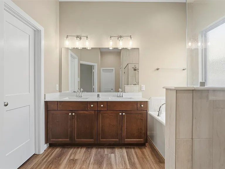 8422 Bay Orchard Dr — Photo 17