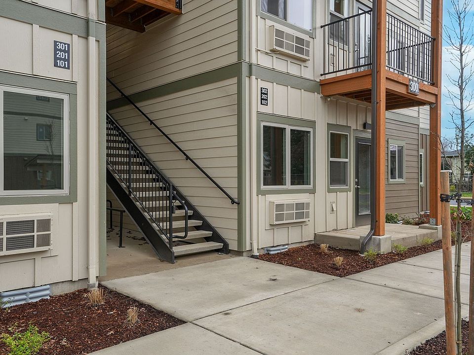 1st image of 332 Hoxton Ave #18633f2f3