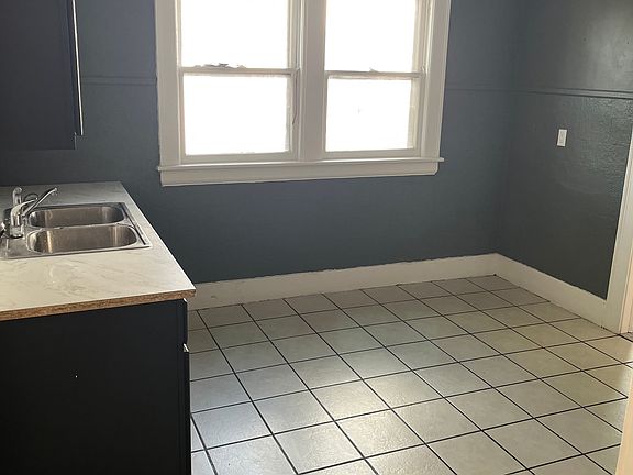 5th image of 82 Fairbanks St #1