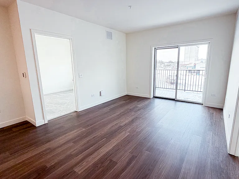 Galewood Residences — Photo 12