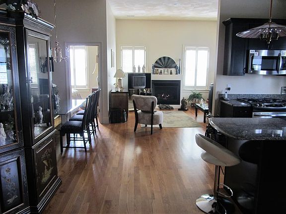 5th image of 98 Washington Sq Unit 9