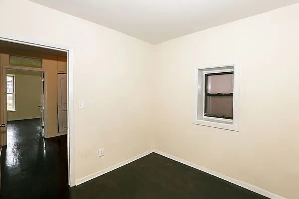 Rented by Compass | media 7