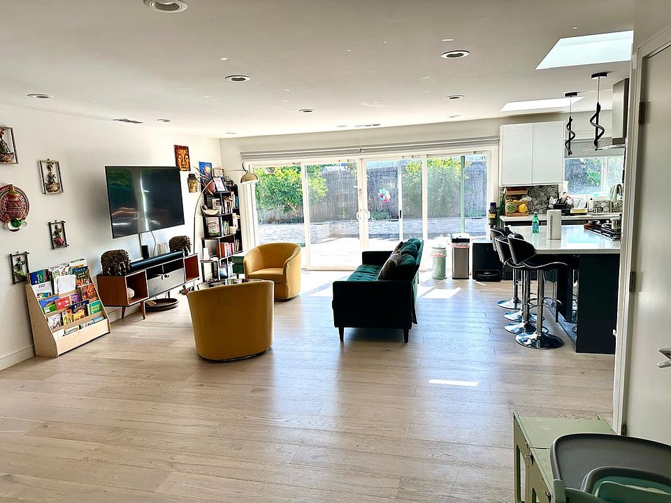 1st image of 4827 Sutcliff Ave