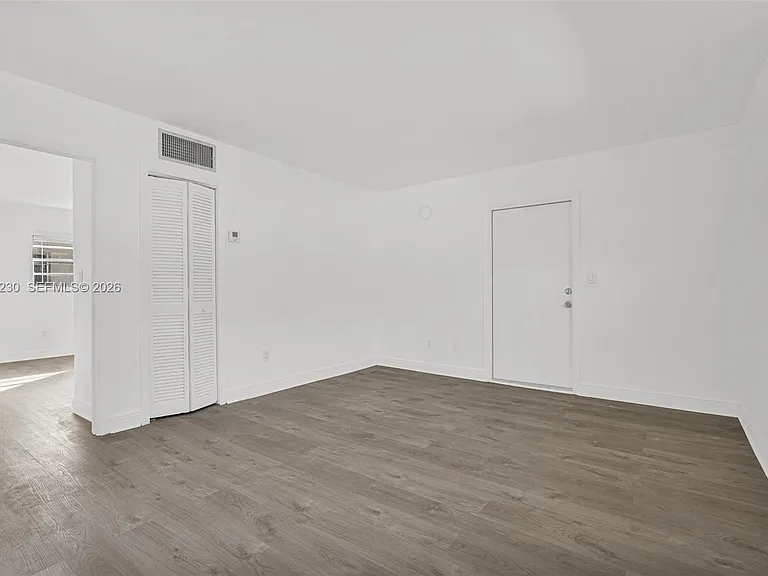 8295 NE Miami Ct #4 — Photo 12