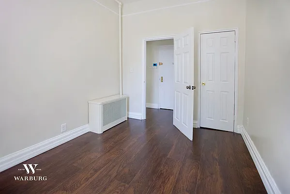 Rented by Warburg | media 9