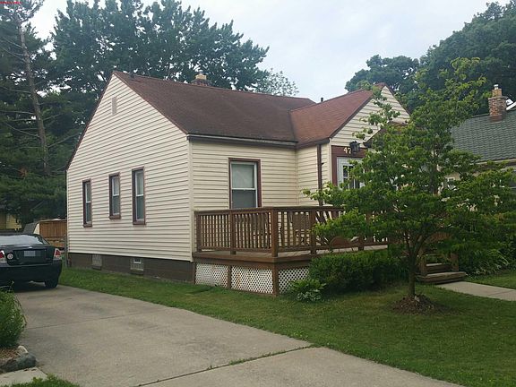 2nd image of 476 E Marshall St