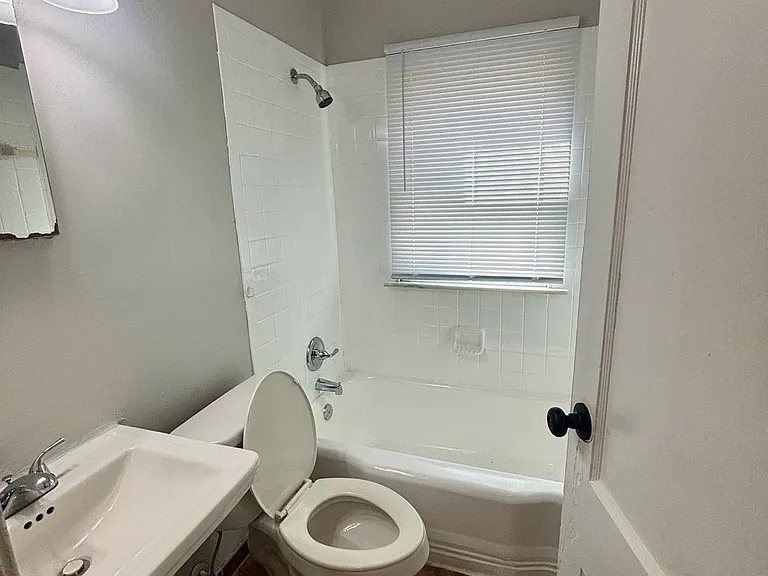 1547 Longfield Ave — Photo 6