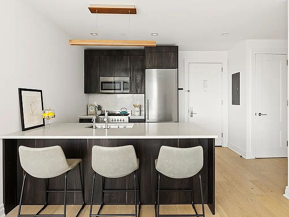 3rd image of 13-33 Jackson Ave #6E