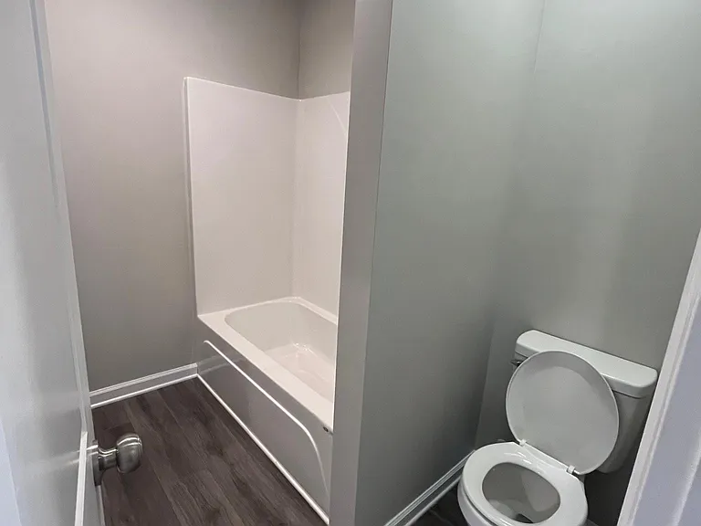 610 W Buena Vista Ave #4 — Photo 11