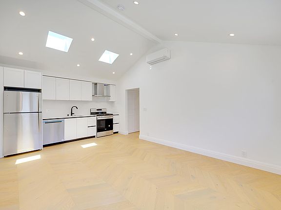 3rd image of 234B S Spalding Dr #B