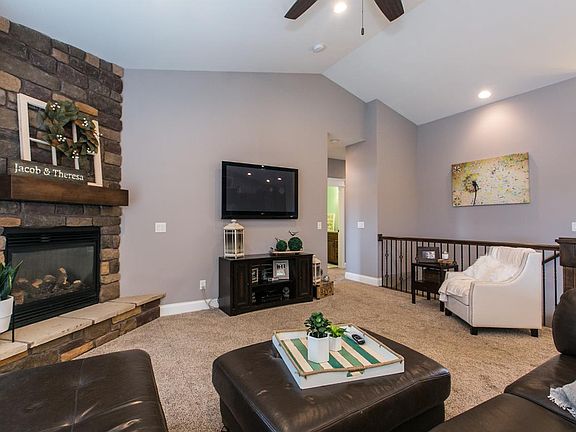 5th image of 703 Mila Dr