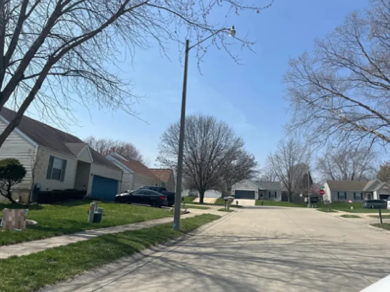 1600 Maureen Ct — Photo 4