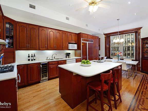 5th image of 351 W End Ave Lowr 1