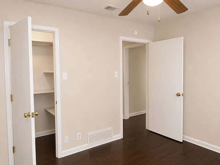 126 Hollyhill Ln #126 — Photo 21