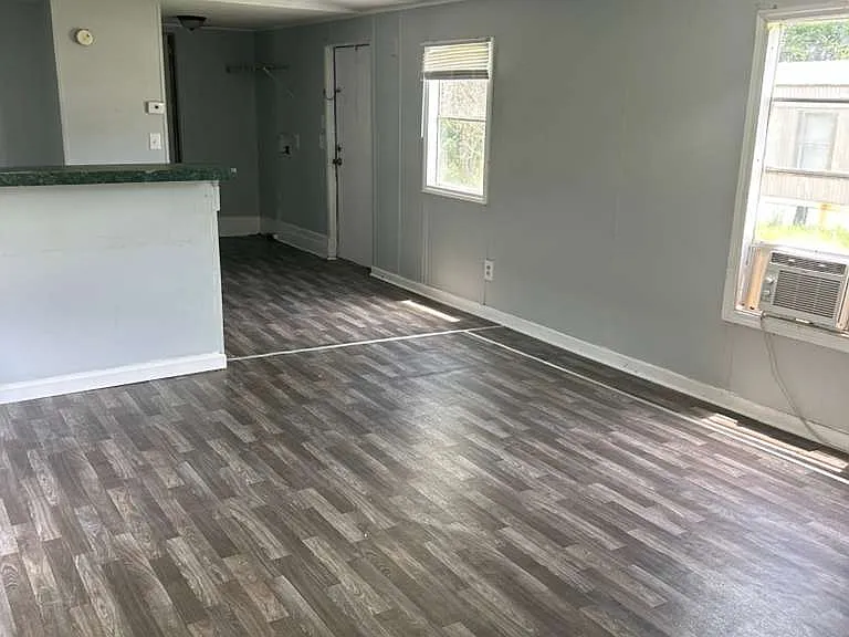 4344 Windsor Spring Rd — Photo 4