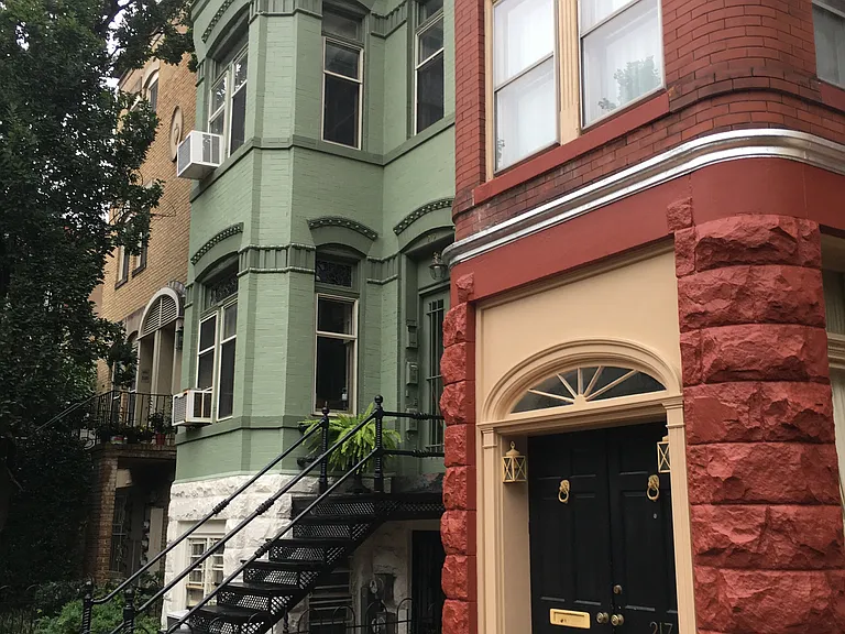 219 C St NE #2 — Photo 1