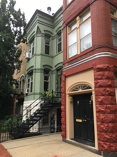 219 C St NE #2 Photo 1