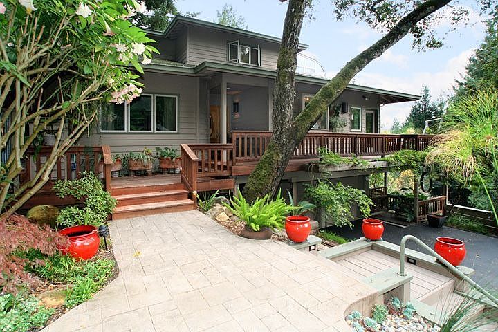 2nd image of 460 Hawks Hill Rd