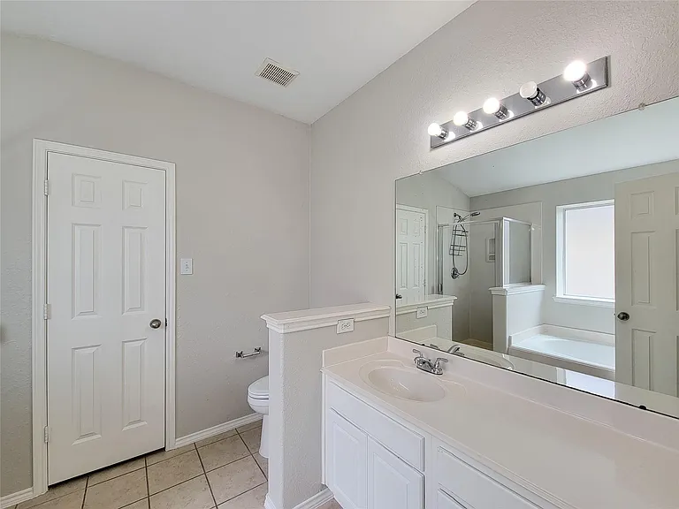 7438 Fox Knoll Ln — Photo 19