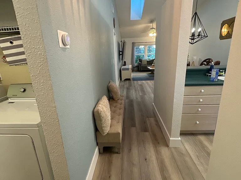 210 Sun Vista Ct N — Photo 3