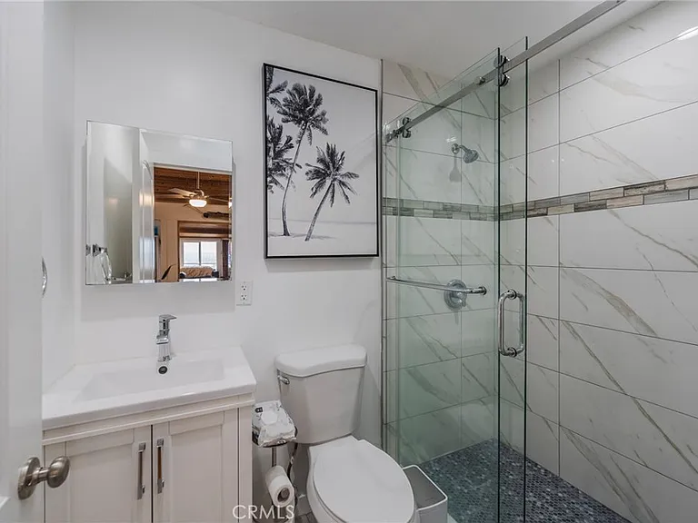 526 Crane Blvd — Photo 13