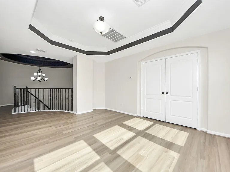 9815 Patricia Haven Ln — Photo 46