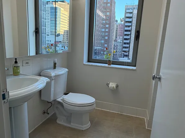 1500 Lexington Avenue image 13 of 16