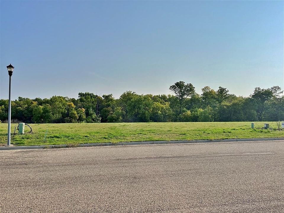 1st image of 315 Riverwood Dr